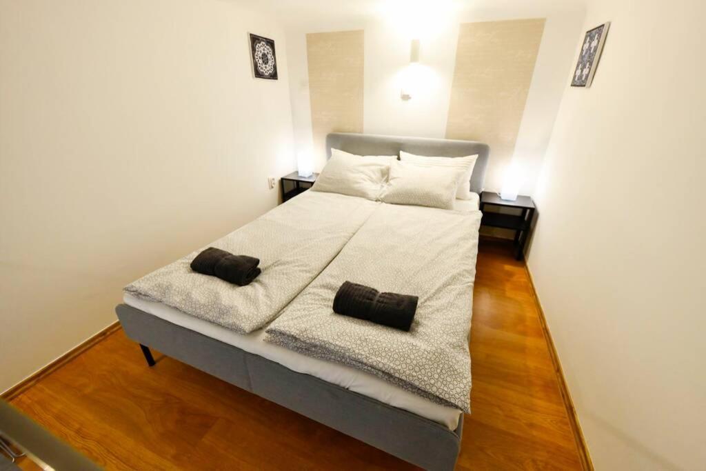 Cosy Two Bedroom Flat In Rottenbiller Str,Sky Budapest Exterior photo